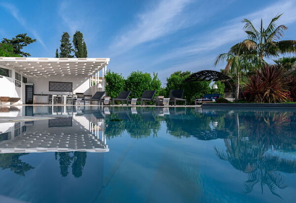 Villa Trepida: Activities, Amenities, Balcony / Terrace / Patio, Building Exterior, Garden, Main Entrance, Spring, Summer