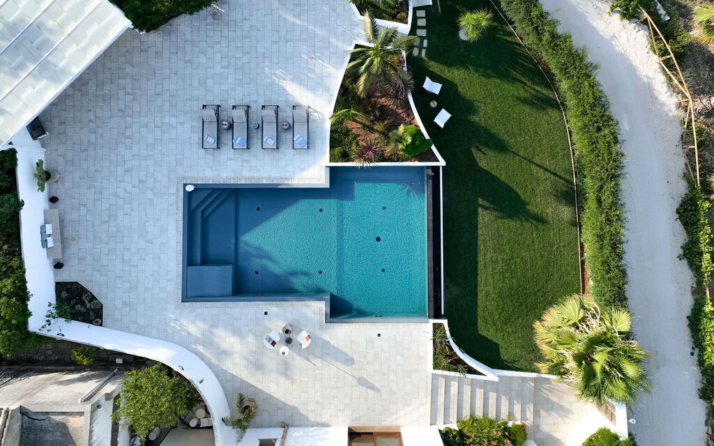 Villa Trepida: Activities, Amenities, Balcony / Terrace / Patio, Building Exterior, Garden, Main Entrance, Spring, Summer