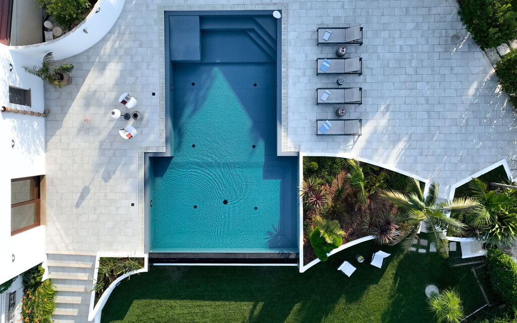 Villa Trepida: Activities, Amenities, Balcony / Terrace / Patio, Building Exterior, Garden, Main Entrance, Spring, Summer
