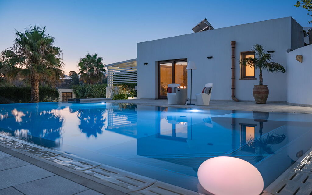 Villa Trepida: Activities, Amenities, Balcony / Terrace / Patio, Building Exterior, Garden, Main Entrance, Spring, Summer