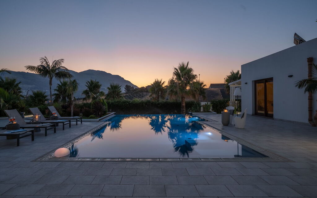 Villa Trepida: Activities, Amenities, Balcony / Terrace / Patio, Building Exterior, Garden, Main Entrance, Spring, Summer