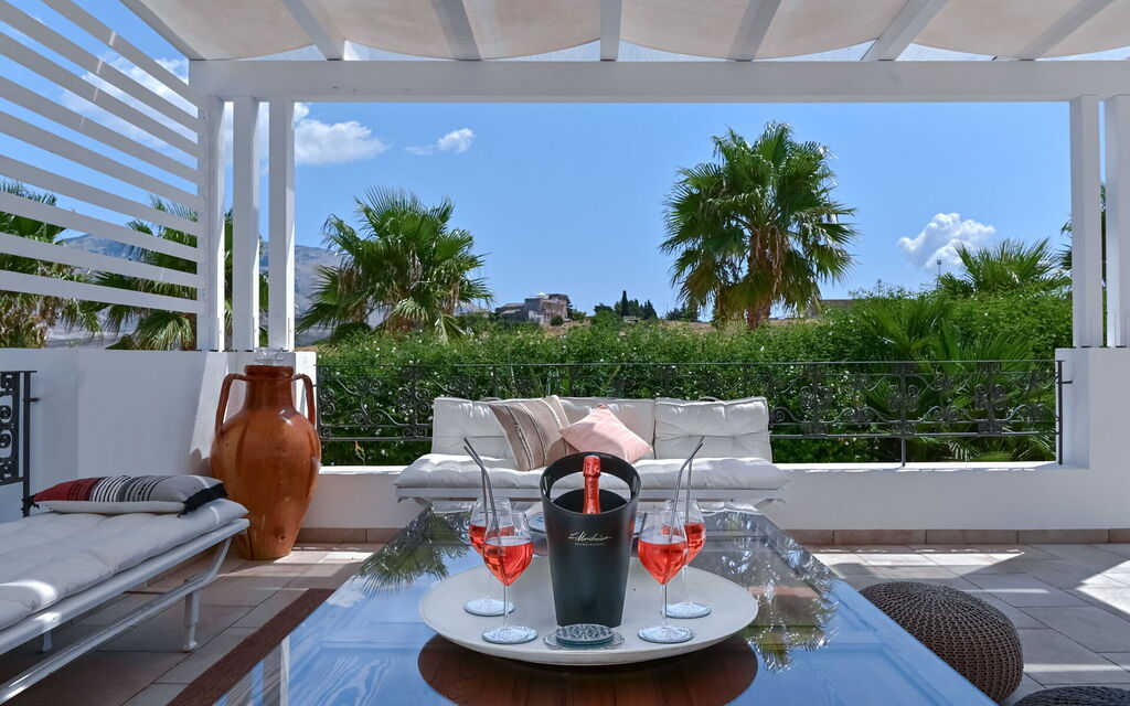 Villa Trepida: Activities, Amenities, Balcony / Terrace / Patio, Building Exterior, Garden, Main Entrance, Spring, Summer