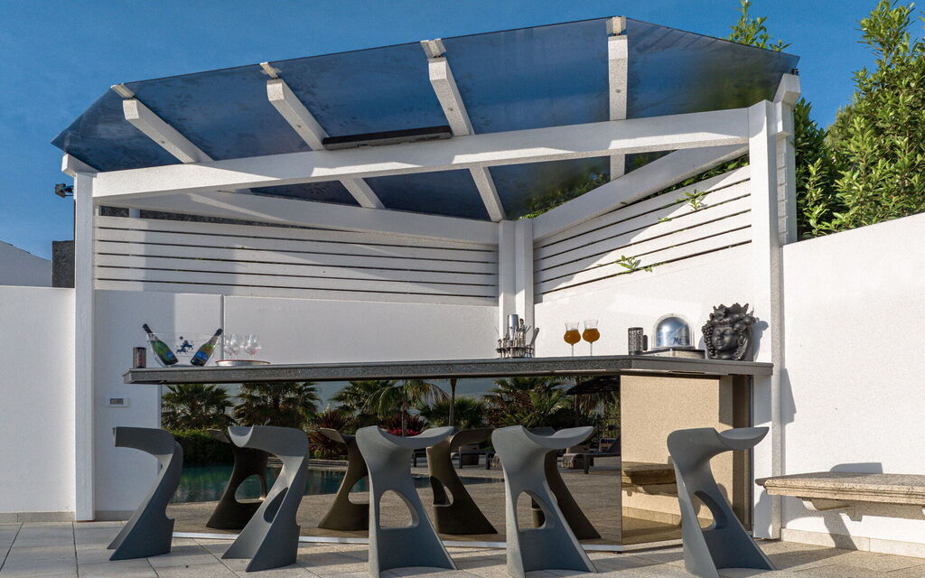 Villa Trepida: Activities, Amenities, Balcony / Terrace / Patio, Building Exterior, Garden, Main Entrance, Spring, Summer