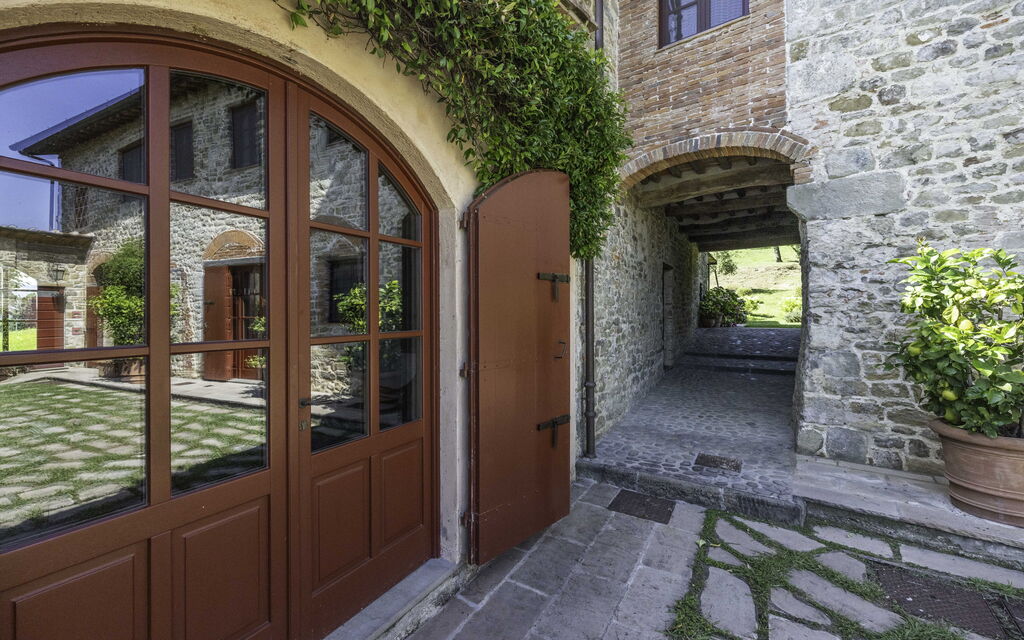 Villa Venere 12: Activities, Amenities, Building Exterior, Garden, Pool, Spring, Summer, Wellness