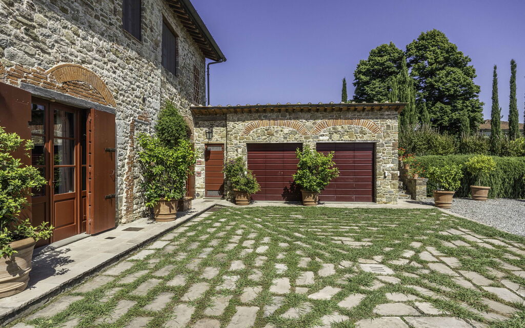 Villa Venere 12: Activities, Amenities, Building Exterior, Garden, Pool, Spring, Summer, Wellness