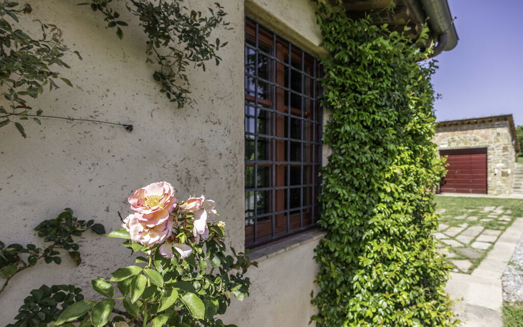 Villa Venere 12: Activities, Amenities, Building Exterior, Garden, Pool, Spring, Summer, Wellness