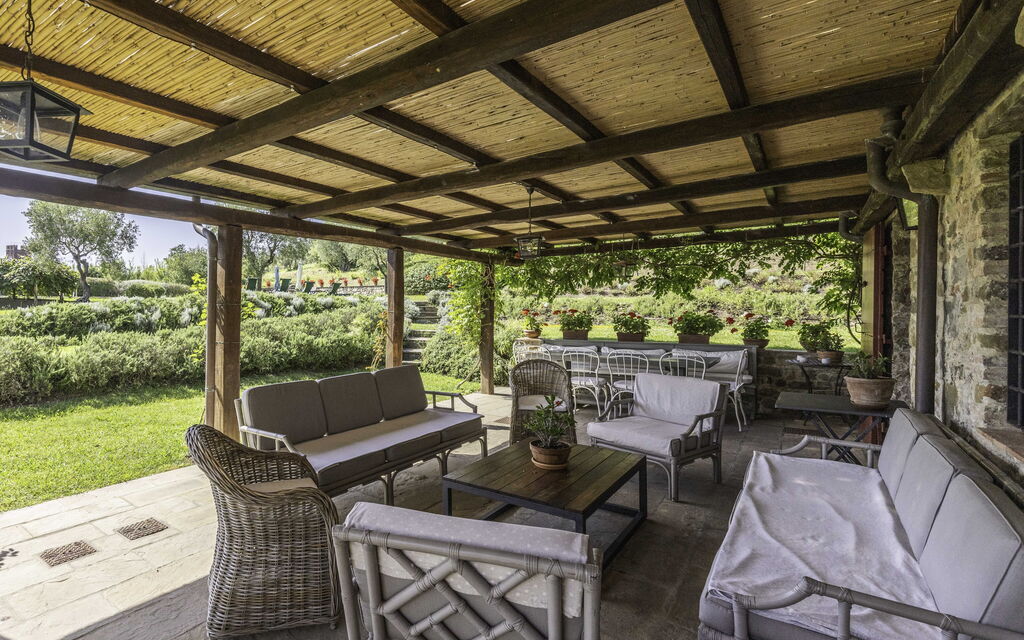 Villa Venere 12: Activities, Amenities, Building Exterior, Garden, Pool, Spring, Summer, Wellness