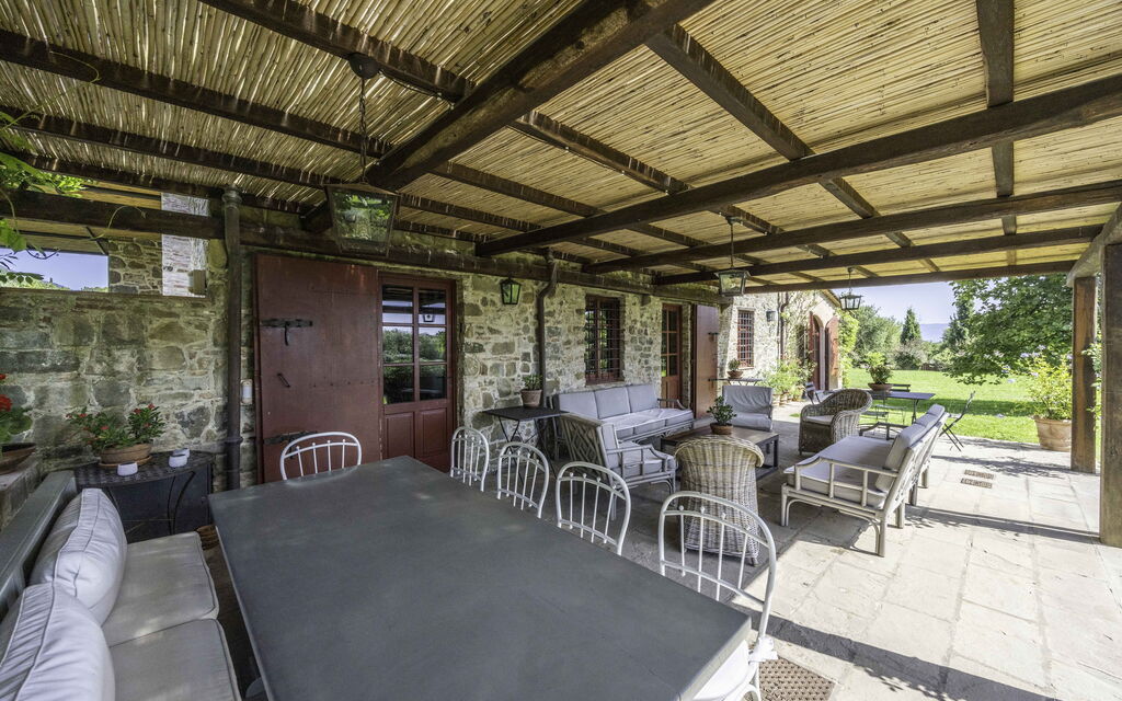 Villa Venere 12: Activities, Amenities, Building Exterior, Garden, Pool, Spring, Summer, Wellness