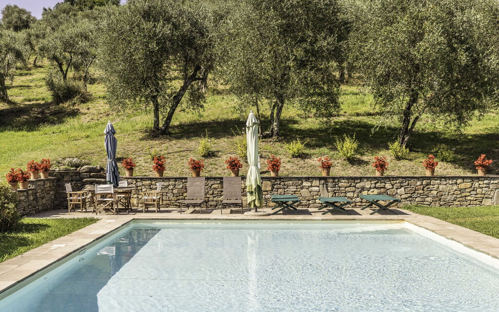 Villa Venere 12: Activities, Amenities, Building Exterior, Garden, Pool, Spring, Summer, Wellness