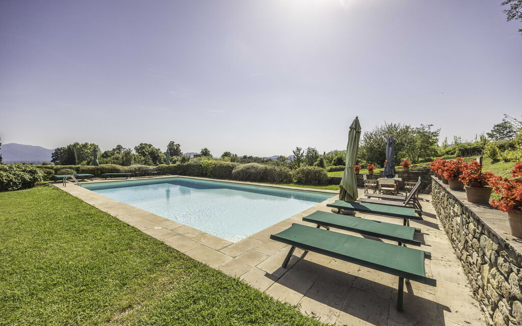 Villa Venere 12: Activities, Amenities, Building Exterior, Garden, Pool, Spring, Summer, Wellness