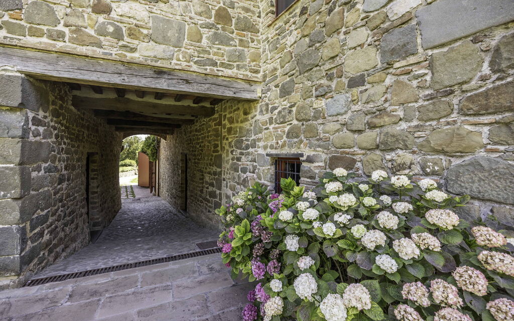 Villa Venere 12: Activities, Amenities, Building Exterior, Garden, Pool, Spring, Summer, Wellness