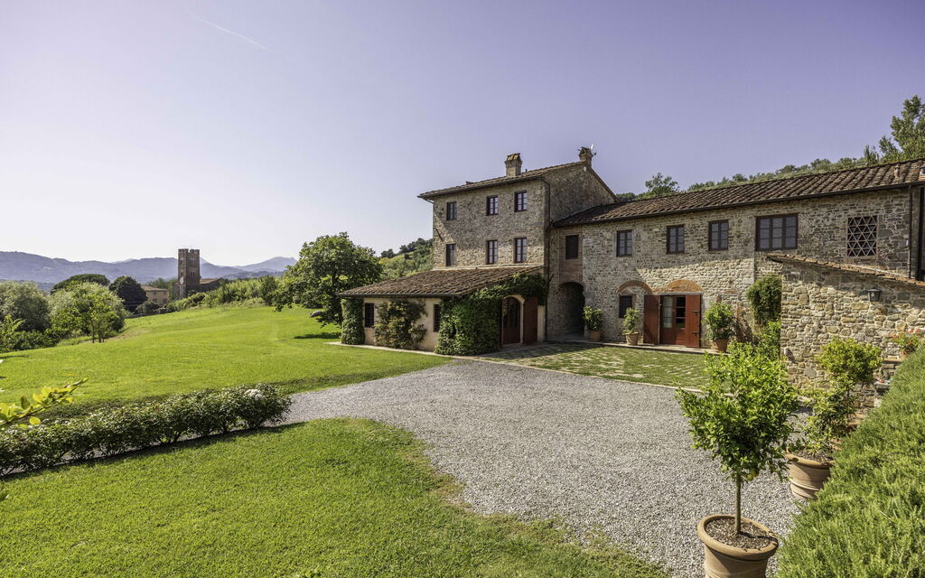 Villa Venere 12: Activities, Amenities, Building Exterior, Garden, Pool, Spring, Summer, Wellness