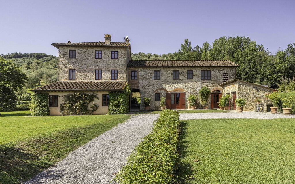 Villa Venere 12: Activities, Amenities, Building Exterior, Garden, Pool, Spring, Summer, Wellness