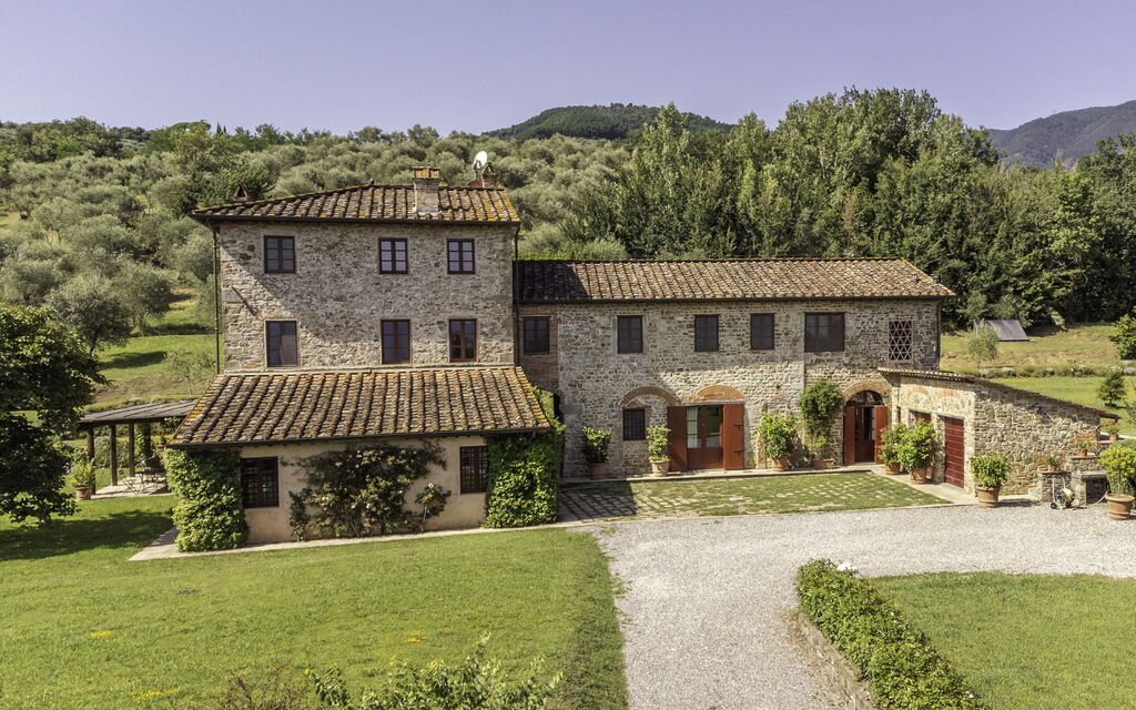 Villa Venere 12: Activities, Amenities, Building Exterior, Garden, Pool, Spring, Summer, Wellness