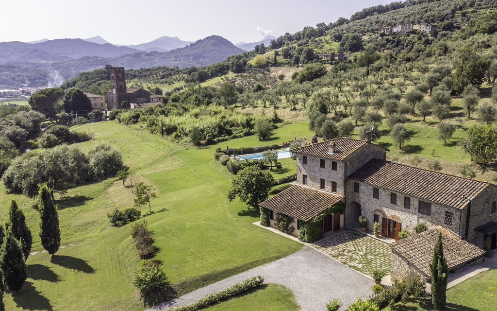 Villa Venere 12: Activities, Amenities, Building Exterior, Garden, Pool, Spring, Summer, Wellness