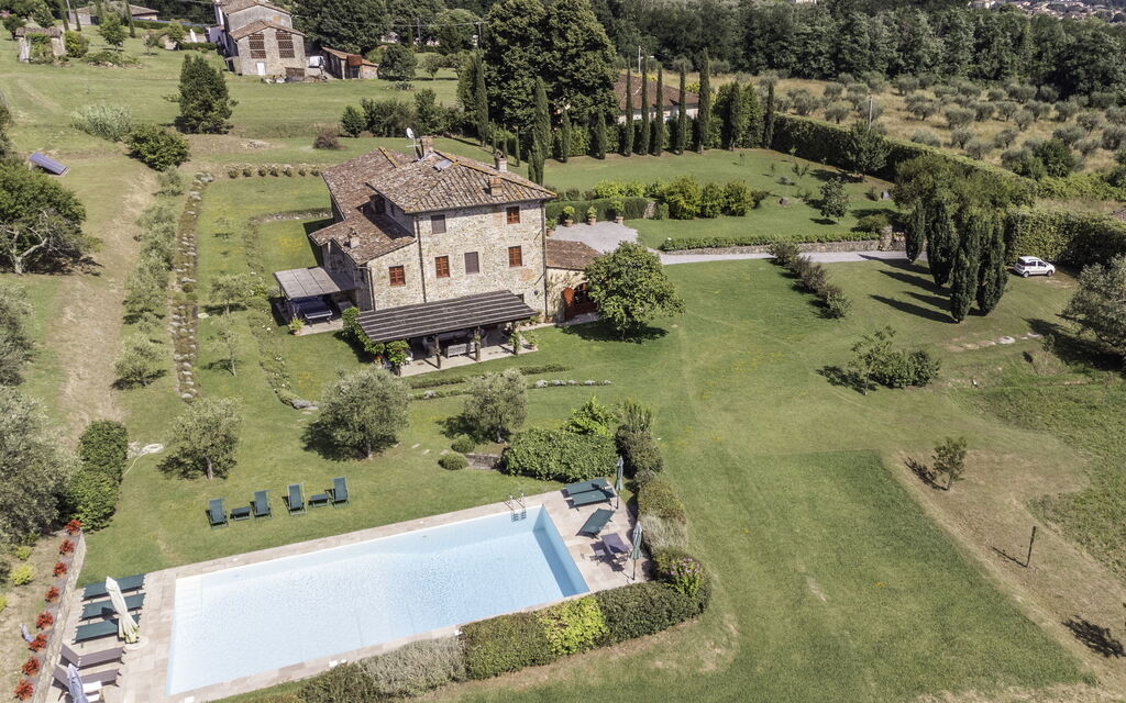 Villa Venere 12: Activities, Amenities, Building Exterior, Garden, Pool, Spring, Summer, Wellness
