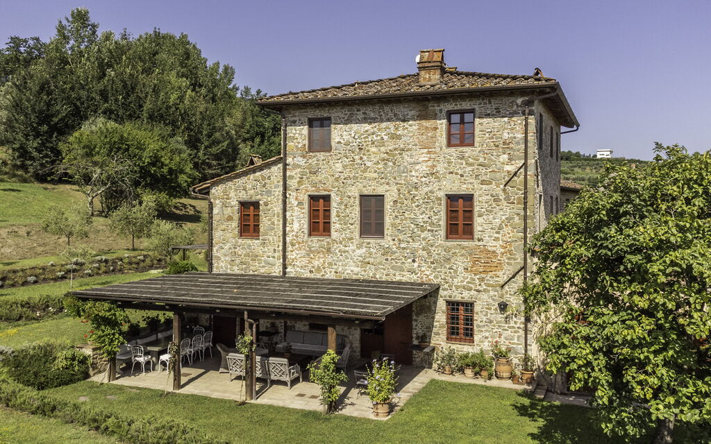 Villa Venere 12: Activities, Amenities, Building Exterior, Garden, Pool, Spring, Summer, Wellness