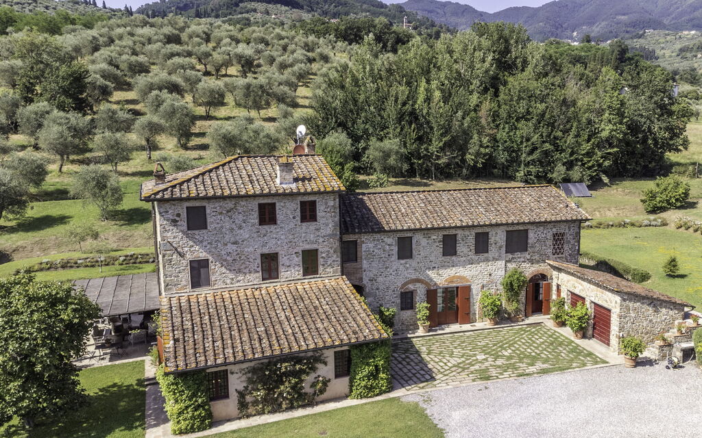 Villa Venere 12: Activities, Amenities, Building Exterior, Garden, Pool, Spring, Summer, Wellness
