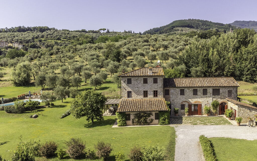 Villa Venere 12: Activities, Amenities, Building Exterior, Garden, Pool, Spring, Summer, Wellness