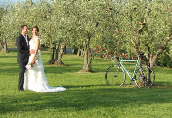 Villa Serena: Amenities, Building Exterior, Main Entrance, Pool, Spring, Summer