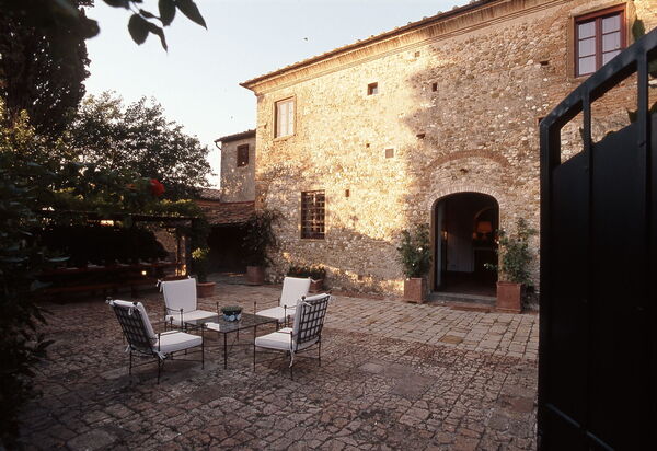 Villa Serena: Amenities, Building Exterior, Main Entrance, Pool, Spring, Summer