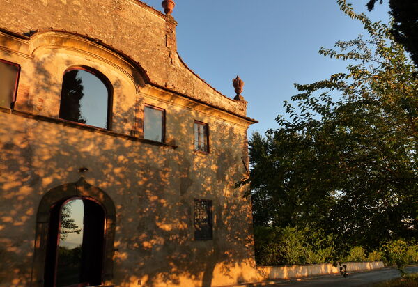 Villa Serena: Amenities, Building Exterior, Main Entrance, Pool, Spring, Summer