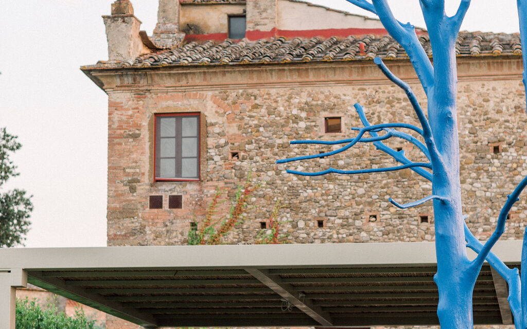 Villa Serena: Amenities, Building Exterior, Main Entrance, Pool, Spring, Summer