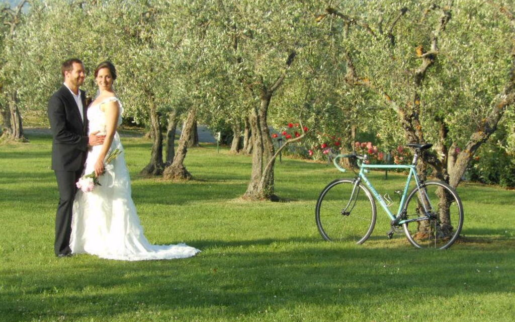 Villa Serena: Amenities, Building Exterior, Main Entrance, Pool, Spring, Summer