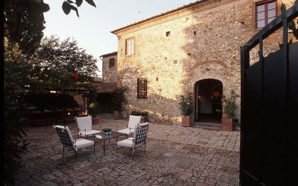 Villa Serena: Amenities, Building Exterior, Main Entrance, Pool, Spring, Summer