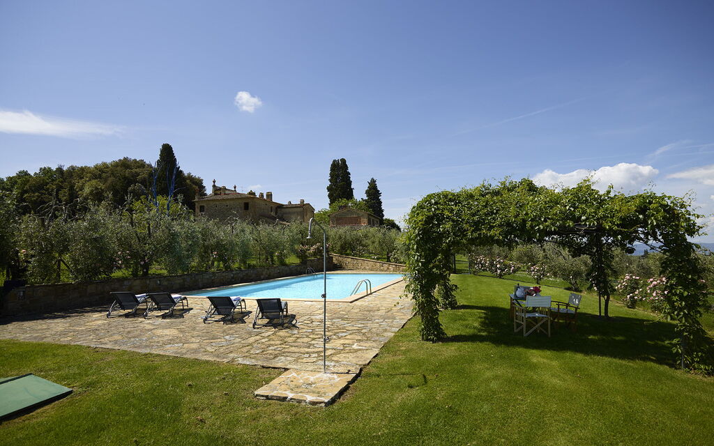 Villa Serena: Amenities, Building Exterior, Main Entrance, Pool, Spring, Summer