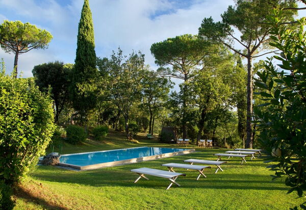 Villa Chiesetti: Attività, Balcone / Terrazza / Patio, Benessere, Caratteristiche, Esterni, Giardino, Piscina, Primavera