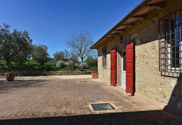 Villa Cerreto: Activities, Building Exterior, Garden, Hot Tub, Pool, Scenic View, Spring, Summer