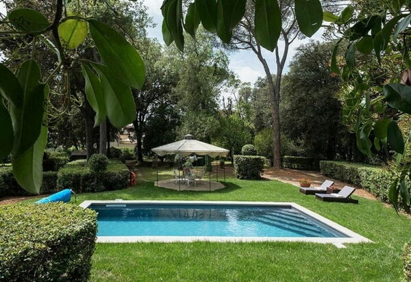 Villa Dante: all'aperto, Balcone / Terrazza / Patio, Caratteristiche, Estate, Esterni, Giardino, Piscina, Primavera