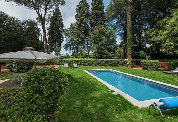 Villa Dante: all'aperto, Balcone / Terrazza / Patio, Caratteristiche, Estate, Esterni, Giardino, Piscina, Primavera