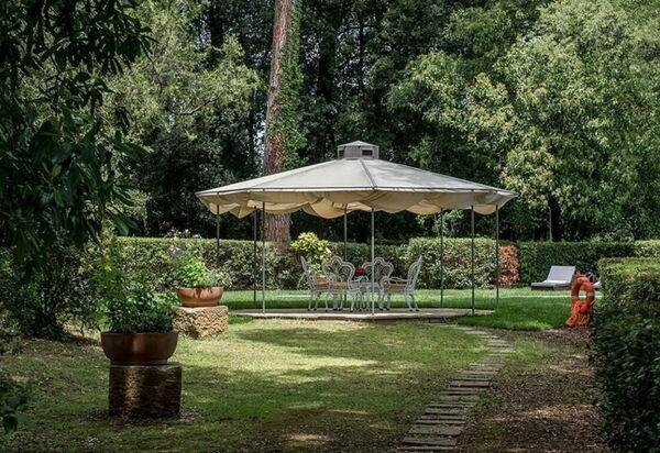 Villa Dante: all'aperto, Balcone / Terrazza / Patio, Caratteristiche, Estate, Esterni, Giardino, Piscina, Primavera