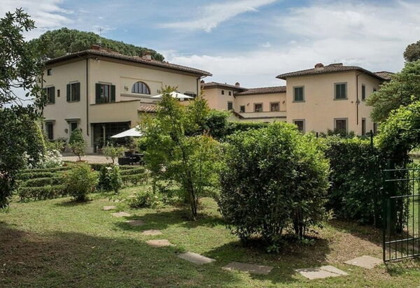 Villa Dante: all'aperto, Balcone / Terrazza / Patio, Caratteristiche, Estate, Esterni, Giardino, Piscina, Primavera