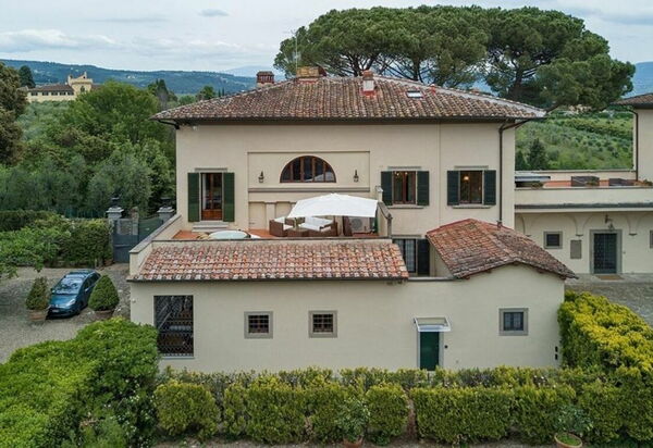 Villa Dante: all'aperto, Balcone / Terrazza / Patio, Caratteristiche, Estate, Esterni, Giardino, Piscina, Primavera