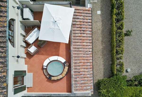 Villa Dante: all'aperto, Balcone / Terrazza / Patio, Caratteristiche, Estate, Esterni, Giardino, Piscina, Primavera