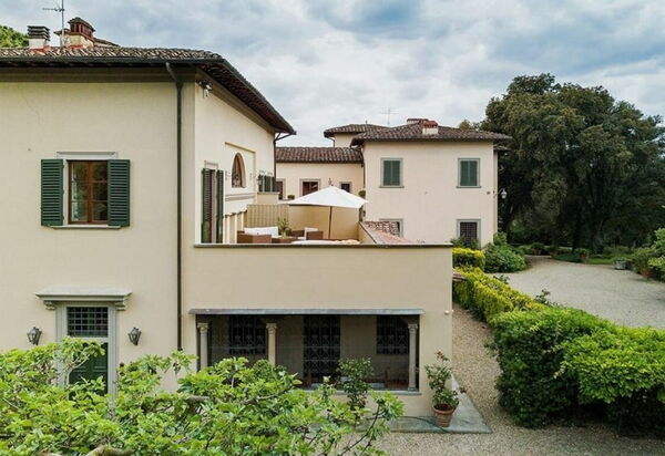 Villa Dante: all'aperto, Balcone / Terrazza / Patio, Caratteristiche, Estate, Esterni, Giardino, Piscina, Primavera