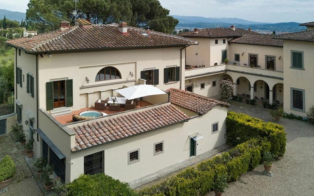 Villa Dante: all'aperto, Balcone / Terrazza / Patio, Caratteristiche, Estate, Esterni, Giardino, Piscina, Primavera