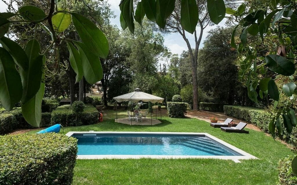 Villa Dante: all'aperto, Balcone / Terrazza / Patio, Caratteristiche, Estate, Esterni, Giardino, Piscina, Primavera