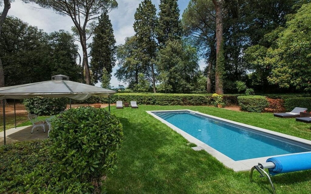 Villa Dante: all'aperto, Balcone / Terrazza / Patio, Caratteristiche, Estate, Esterni, Giardino, Piscina, Primavera