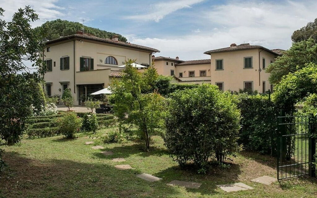 Villa Dante: all'aperto, Balcone / Terrazza / Patio, Caratteristiche, Estate, Esterni, Giardino, Piscina, Primavera