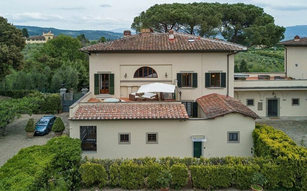 Villa Dante: all'aperto, Balcone / Terrazza / Patio, Caratteristiche, Estate, Esterni, Giardino, Piscina, Primavera