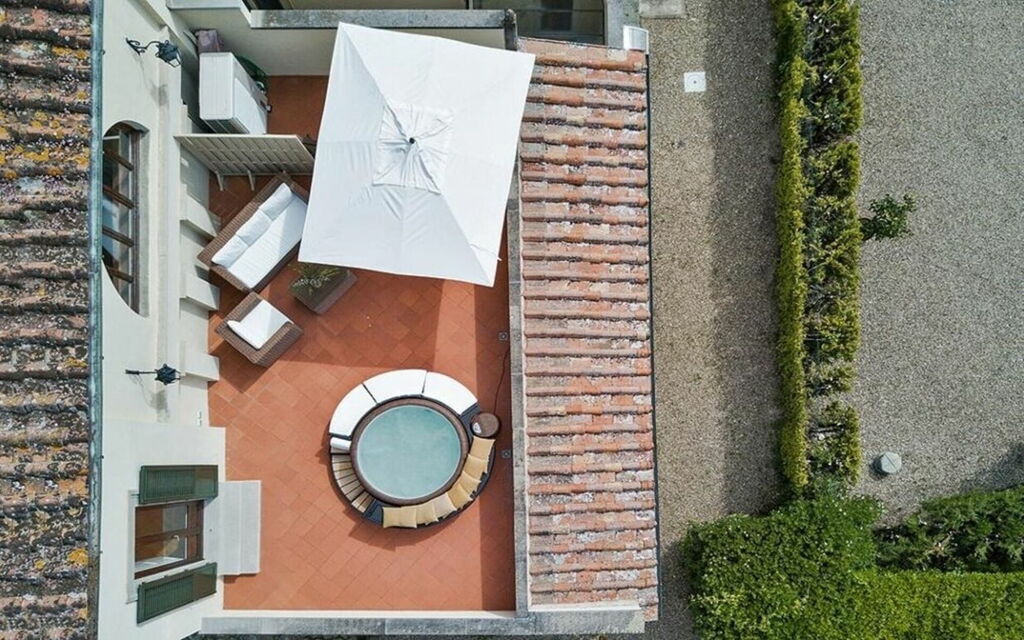 Villa Dante: all'aperto, Balcone / Terrazza / Patio, Caratteristiche, Estate, Esterni, Giardino, Piscina, Primavera