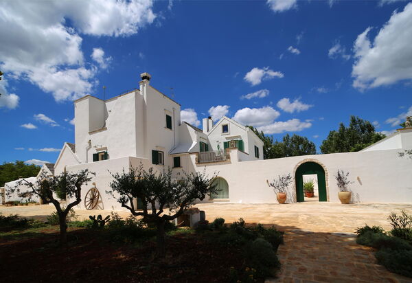 Masseria Del Saliceto: Building Exterior, Facilities, Outdoor, Spring, Summer