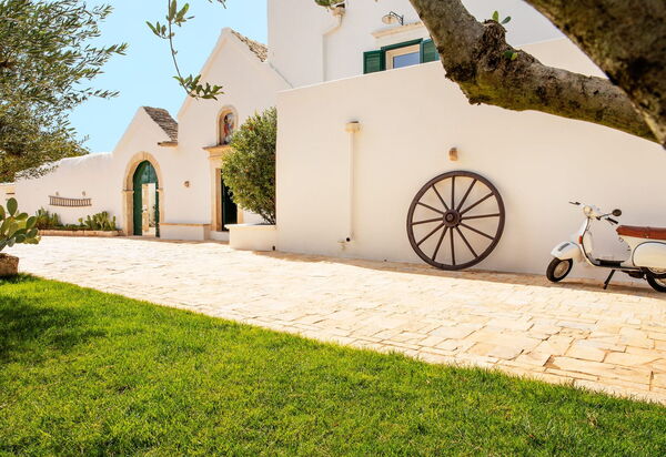 Masseria Del Saliceto: Building Exterior, Facilities, Outdoor, Spring, Summer