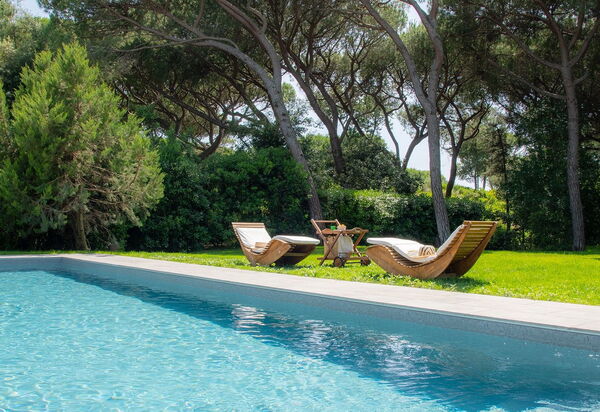 Villa Verde Beach: all'aperto, Attività, Caratteristiche, Cucina, Dettagli della stanza, Entrata Principale, Estate, Esterni, Giardino, Piscina, Primavera, Servizi