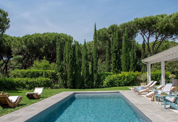 Villa Verde Beach: all'aperto, Attività, Caratteristiche, Cucina, Dettagli della stanza, Entrata Principale, Estate, Esterni, Giardino, Piscina, Primavera, Servizi