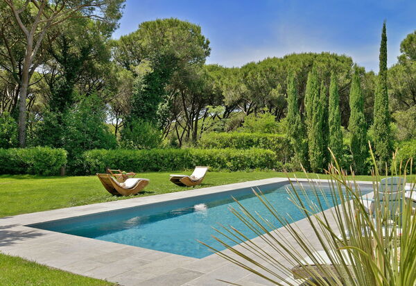 Villa Verde Beach: all'aperto, Attività, Caratteristiche, Cucina, Dettagli della stanza, Entrata Principale, Estate, Esterni, Giardino, Piscina, Primavera, Servizi